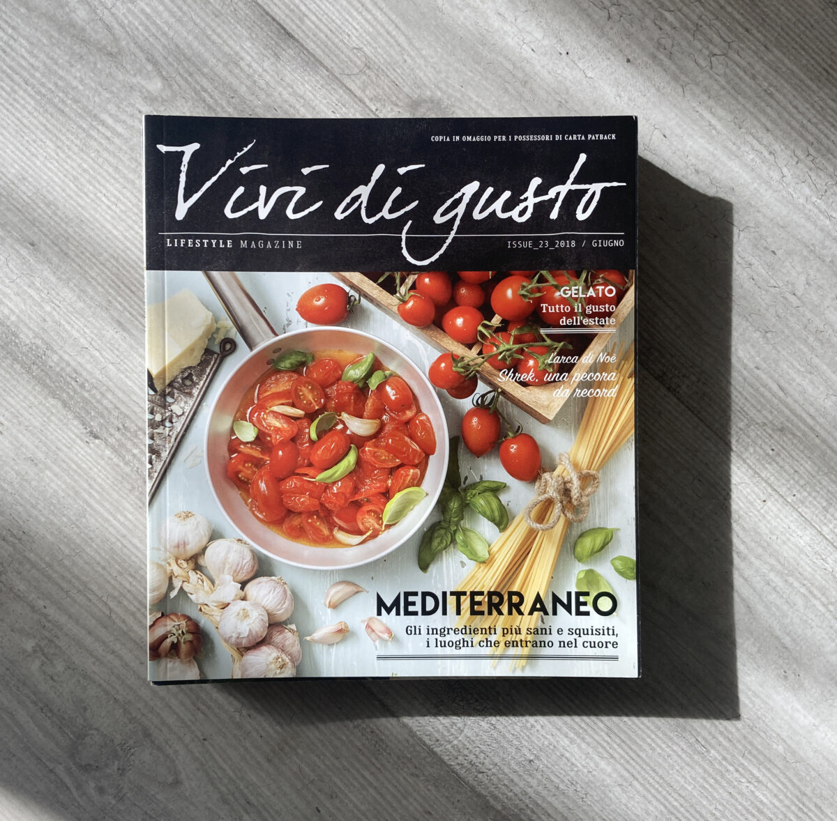 Brand Design editoriale per rivista Vivi di Gusto realizzata da Sugo Creativo